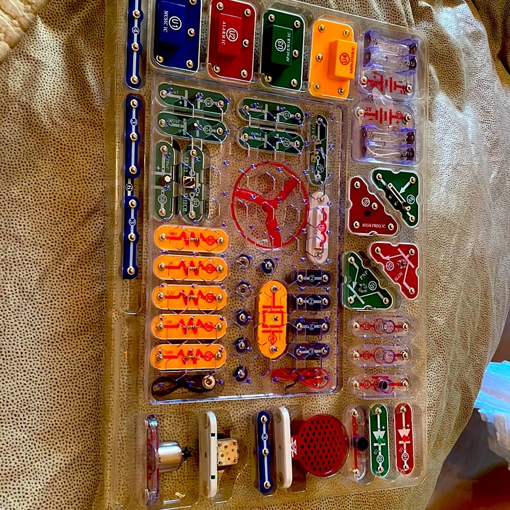 Only one piece missing great shape only used once everything works